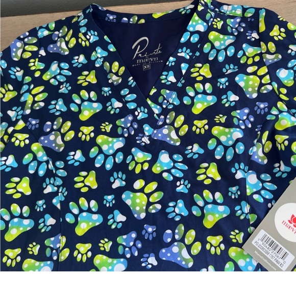 Scrub top - Picture 1 of 1